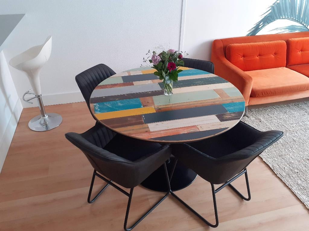 Unieke ronde-houten-planken eettafel, Huis en Inrichting, Tafels | Eettafels, Rond, Zo goed als nieuw, Vier personen, Reclaimed wood look