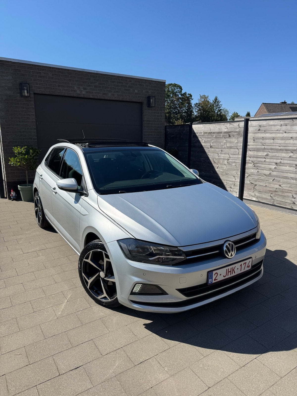 VW POLO 1.0 TSI *KEYLESS - CARPLAY - TREKHAAK - PANORAMA DAK, Auto's, Volkswagen, Particulier, USB, Polo, Te koop