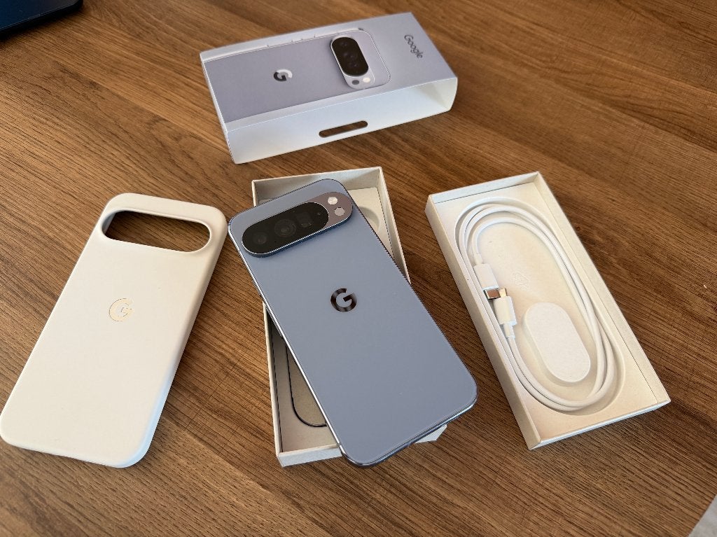Google Pixel 10 Pro XL 256GB Moonstone + wit Google-hoesje, Telecommunicatie, Mobiele telefoons | Overige merken, Ophalen, Overige modellen