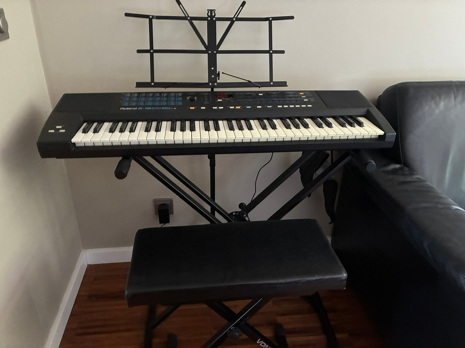 Complete keyboard set roland E-15 intelligent synthesizer, Muziek en Instrumenten, Keyboards, Ophalen, Zo goed als nieuw, 61 toetsen