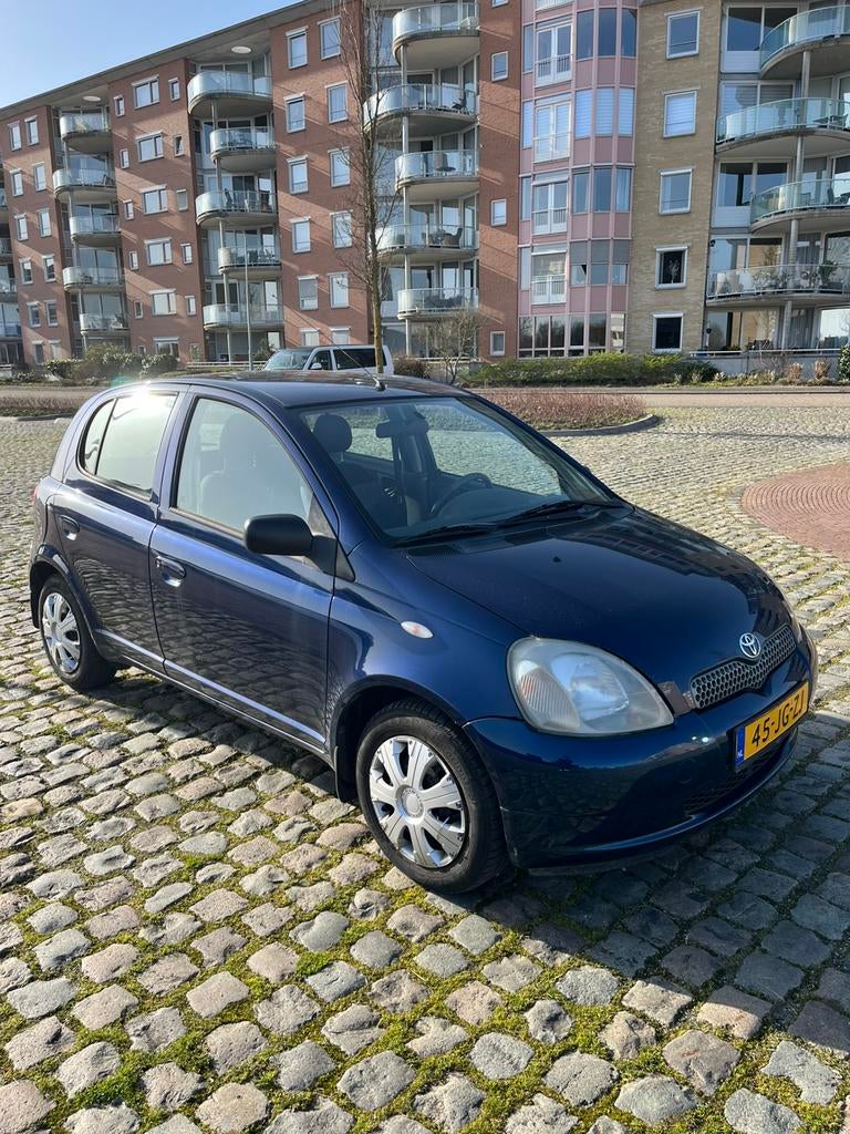 Toyota Yaris 1.3 16V 5DR Linea Luna 2002 Blauw, Voorwielaandrijving, 1299 cc, Stof, 31 €/maand