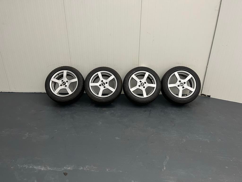 Lichtmetalen velgen met Dunlop winterbanden 205/55R16, Auto-onderdelen, Banden en Velgen, Ophalen, Gebruikt, 16 inch, Banden en Velgen