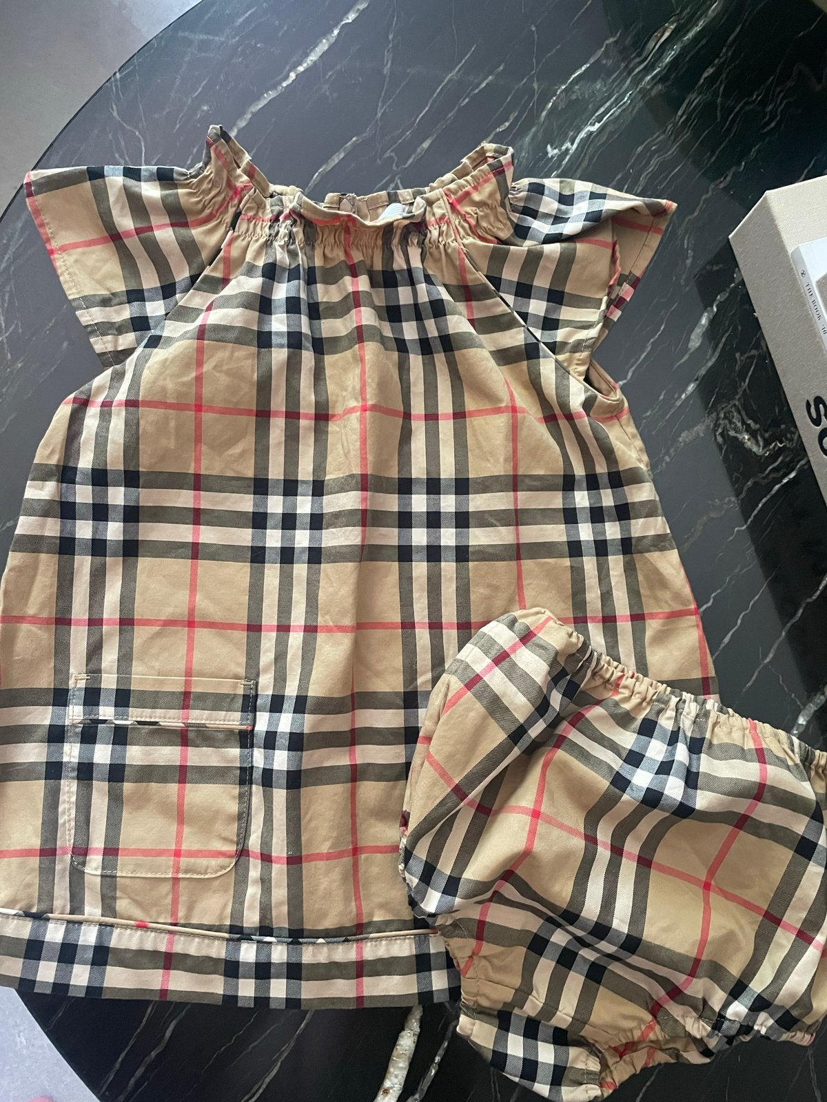 Burberry jurkje met bijpassend broekje - Maat 68 (6M), Kinderen en Baby's, Ophalen of Verzenden, Zo goed als nieuw, Meisje