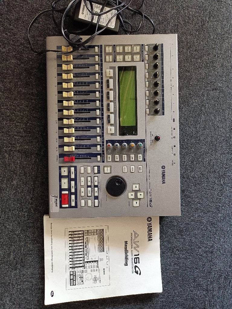 Meer sporen recorder digitaal Yamaha aw16g, Ophalen of Verzenden, Zo goed als nieuw, 10 tot 20 kanalen, Microfooningang
