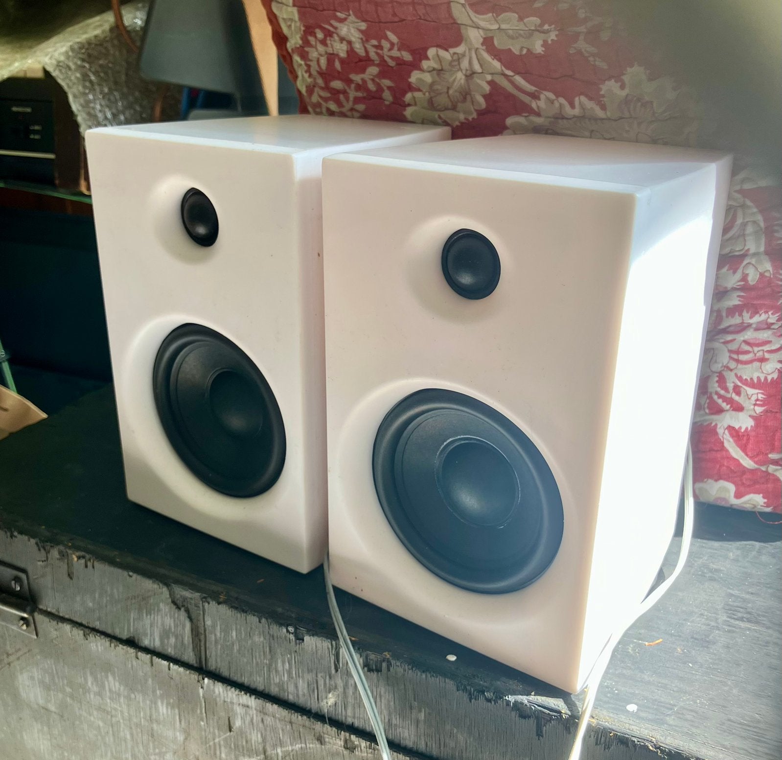 Witte speakers - Goed geluid voor weinig, Ophalen of Verzenden, Gebruikt, Front, Rear of Stereo speakers, Overige merken