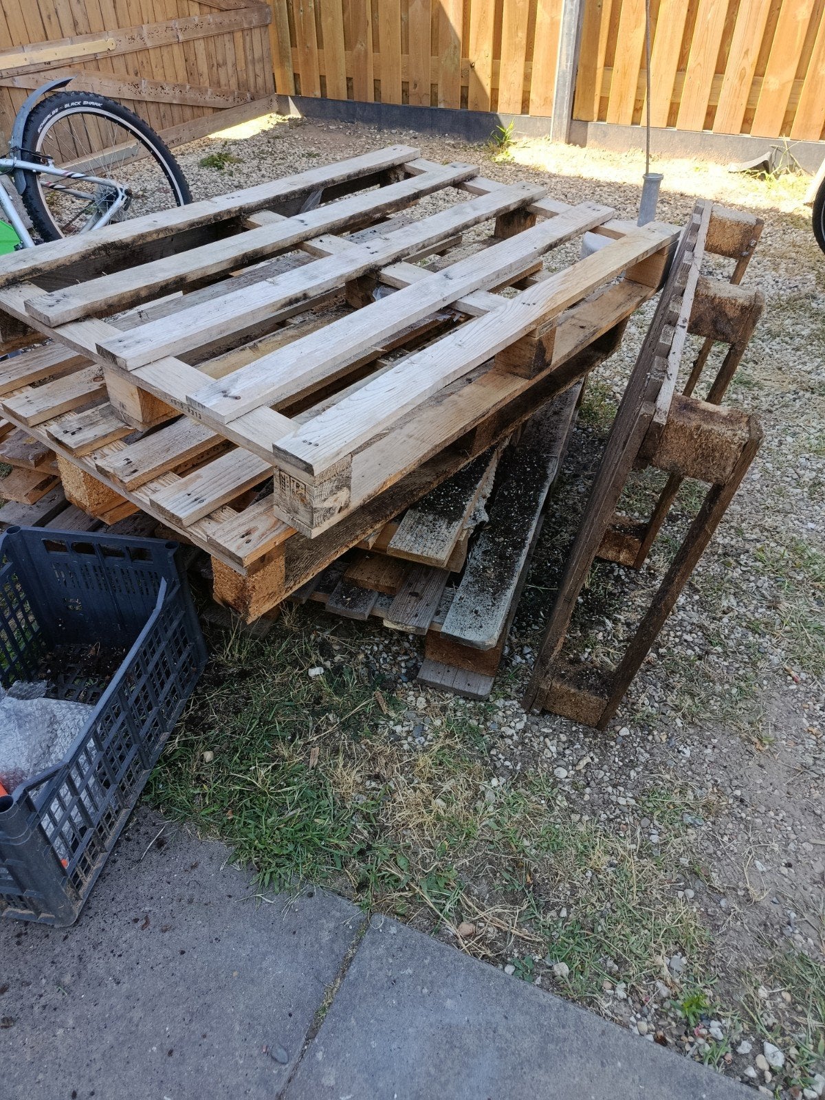 Gratis stookhout en pallets, Tuin en Terras, Haardhout, 6 m³ of meer, Ophalen, Overige houtsoorten, Blokken