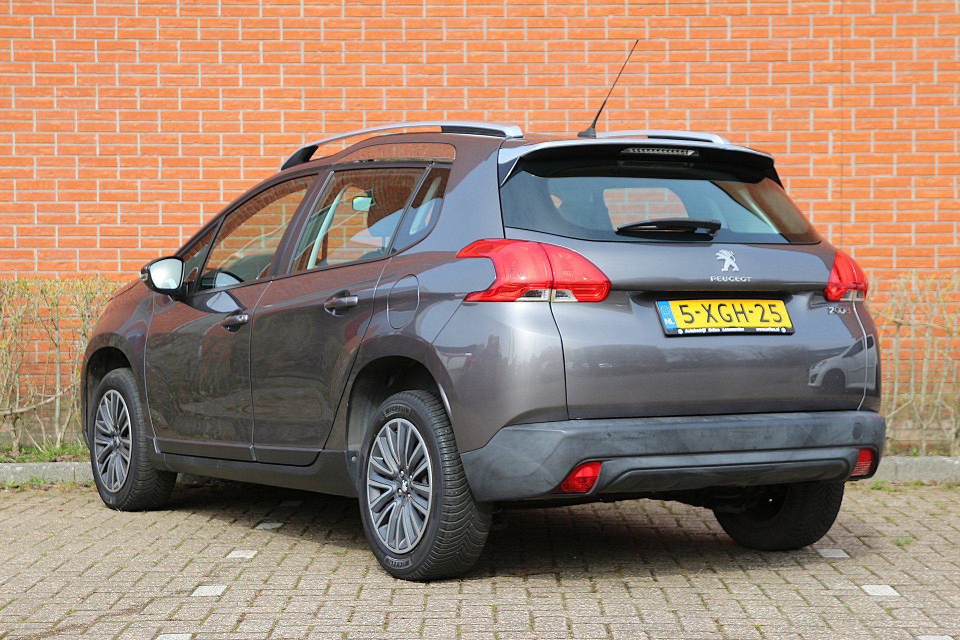 Peugeot 2008 1.2 VTi 82pk Active Pack Premium | NL-auto | 5, Voorwielaandrijving, Euro 5, Stof, 1199 cc
