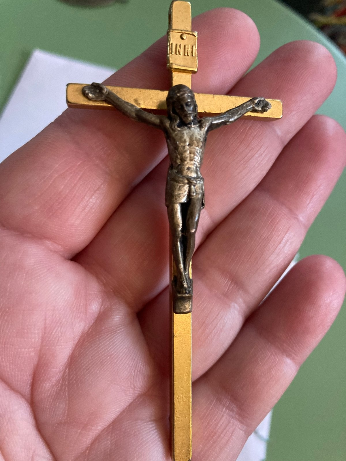 Vintage Kruisbeeld met Jezusfiguur - Goudkleurig, Ophalen of Verzenden
