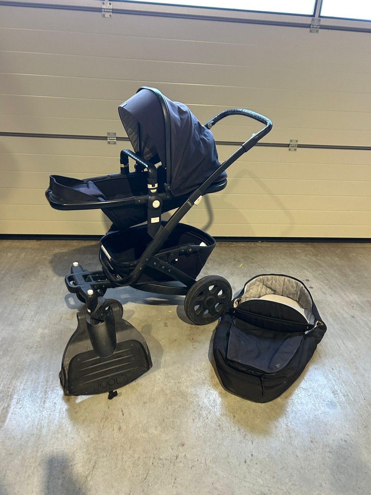 Joolz geo 2 kinderwagen zwart, Kinderen en Baby's, Kinderwagens en Combinaties, Gebruikt, Verstelbare duwstang, Ophalen, Kinderwagen