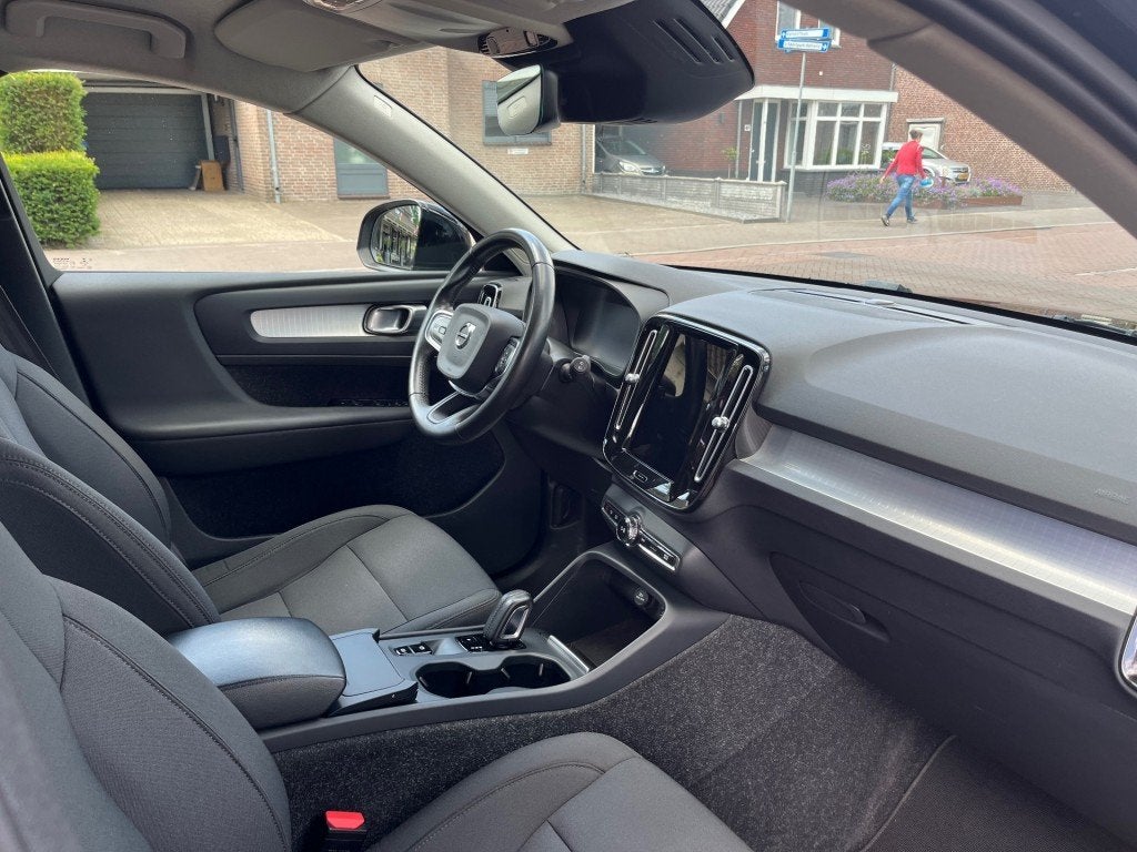 Volvo XC40 2.0 B4 AWD BUSINESS PRO 197PK AUTOMAAT / CARPLAY, Automaat, Gebruikt, Euro 6, 4 cilinders