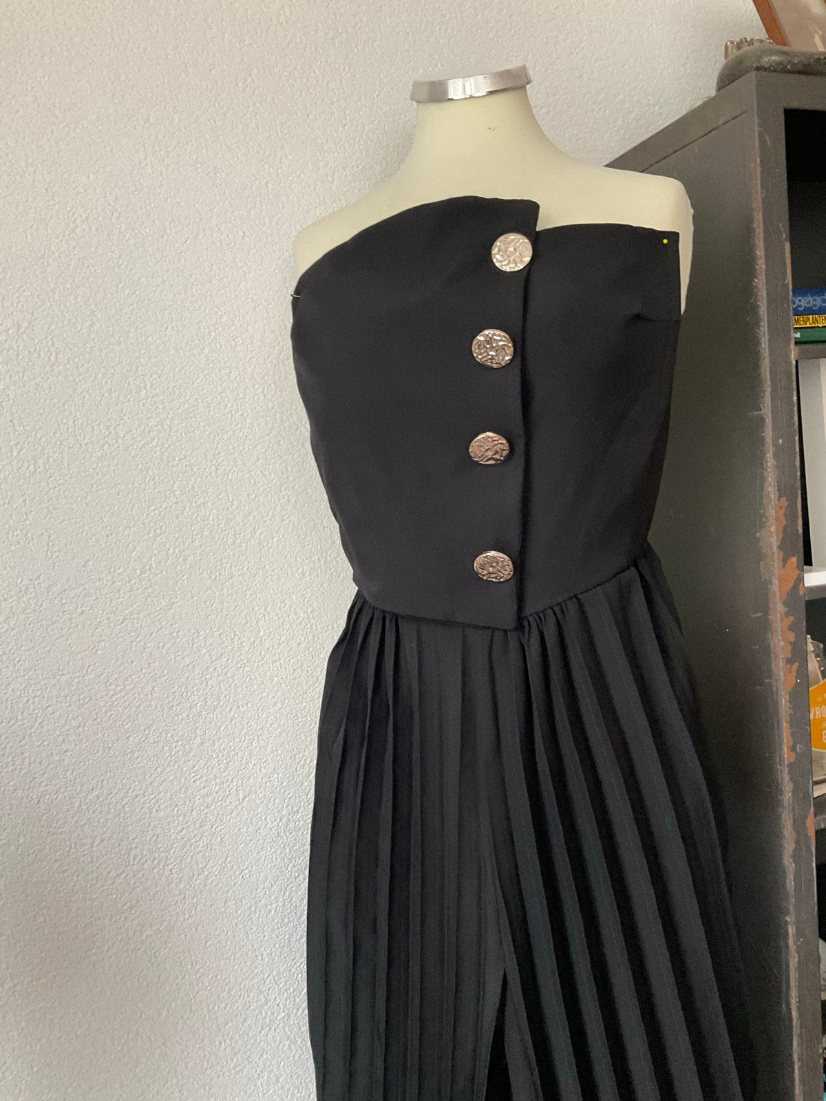 Amalfi strapless jumpsuit met cups en wijde plissé broek 38, Ophalen of Verzenden, Zo goed als nieuw, Maat 38/40 (M), Zwart