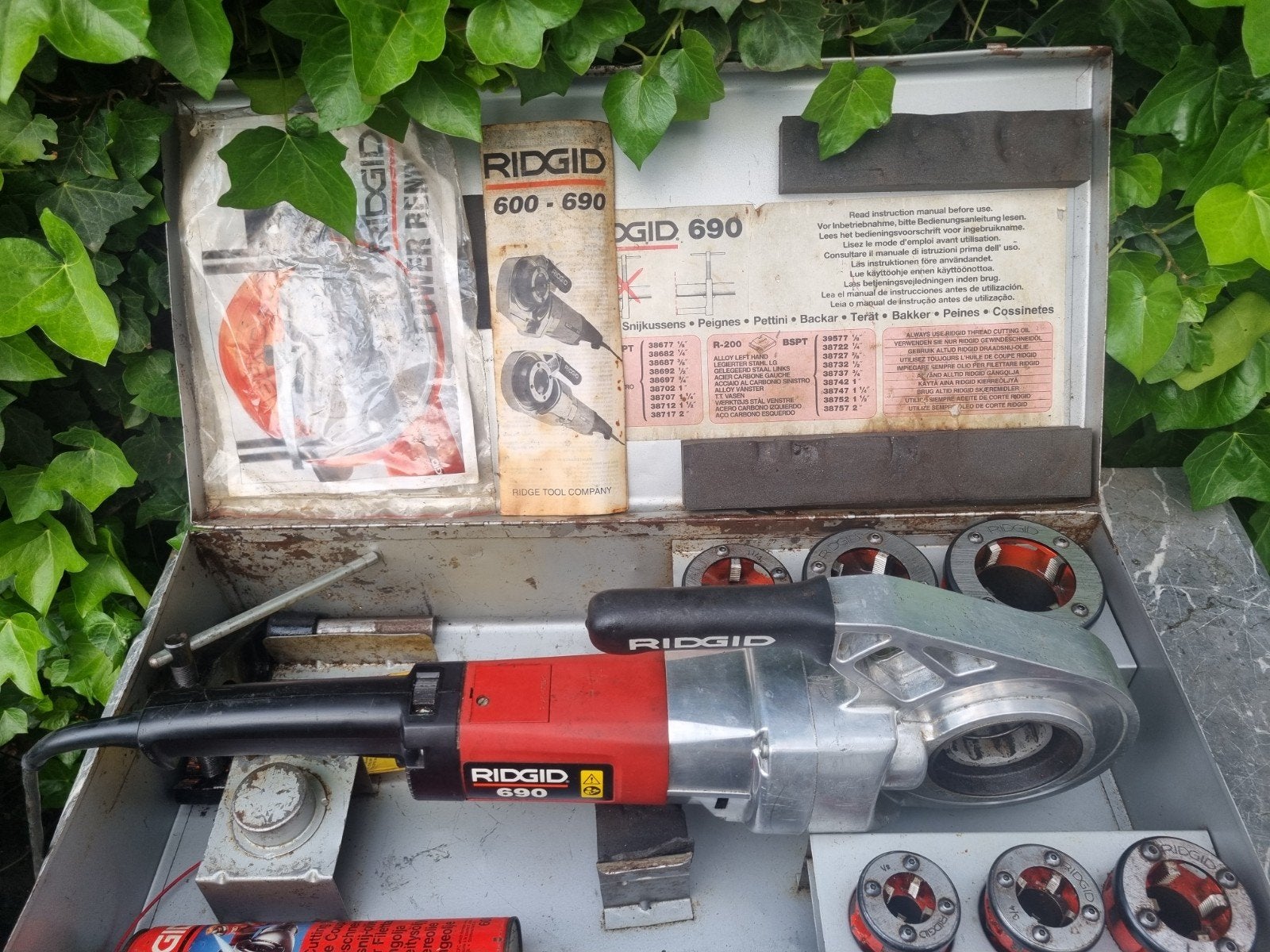 RIDGID 690 pijpschroefdraadsnijmachine met snijkoppen, Ophalen of Verzenden