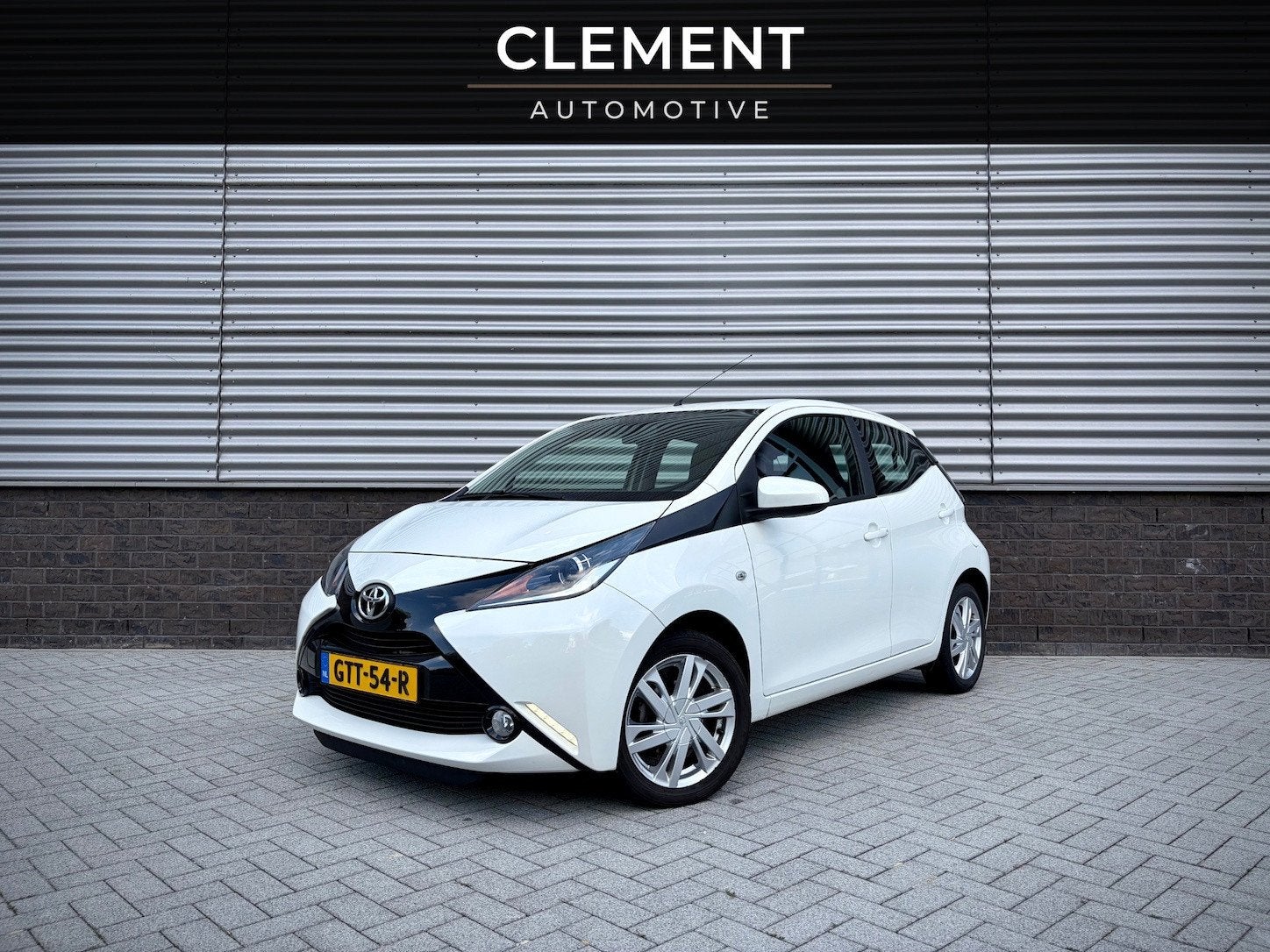 Toyota Aygo 1.0 VVT-i x-cite AIRCO|CRUISE|NAVI|BLUETOOTH|CAM, Voorwielaandrijving, Stof, Gebruikt, 4 stoelen