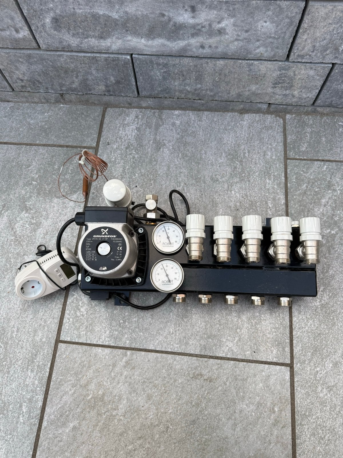 Vloerverwarming verdeler met Grundfos pomp en thermostaat, Doe-het-zelf en Verbouw, Verwarming en Radiatoren, Ophalen, Gebruikt