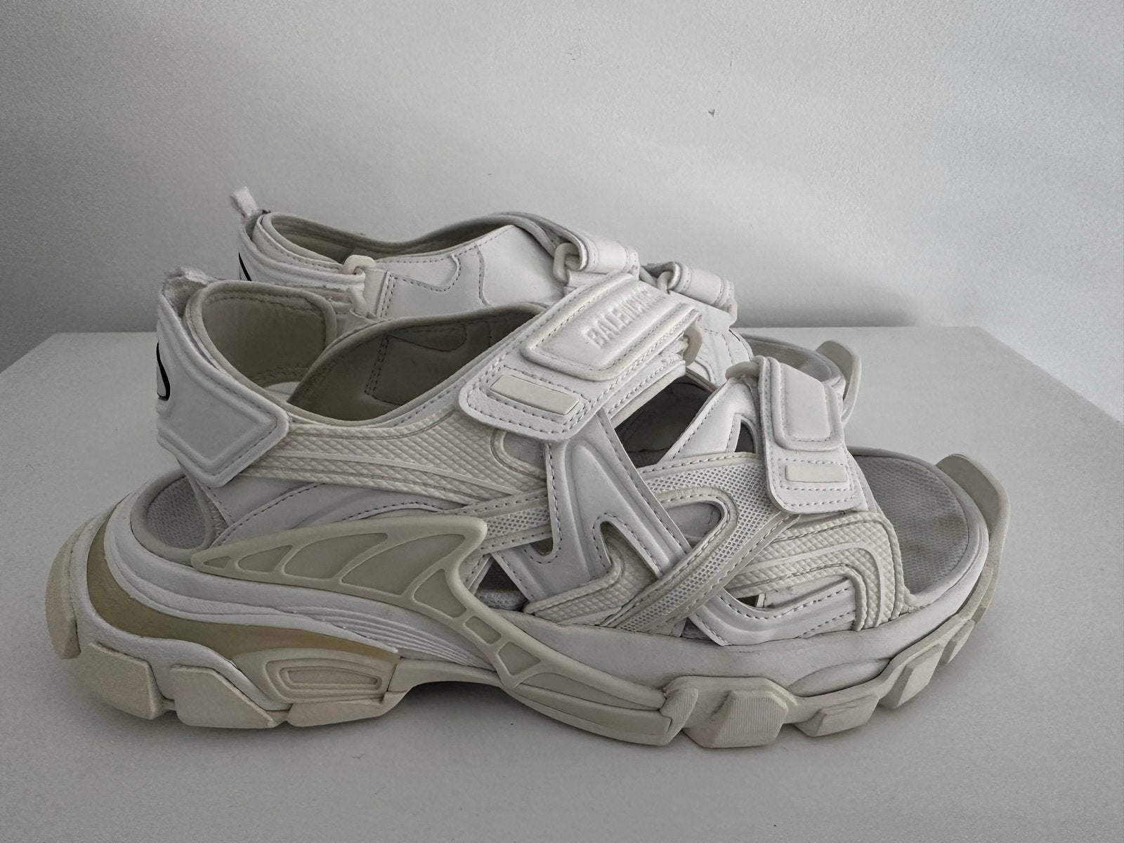 Balenciaga Track Sandalen Wit - Maat 42, Kleding | Heren, Schoenen, Ophalen of Verzenden, Gedragen, Wit, Sandalen