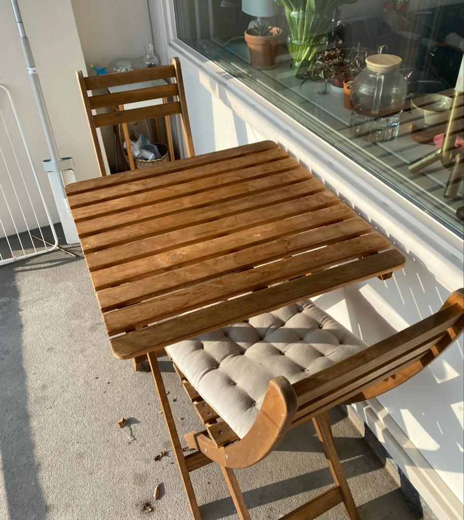 Ikea Balkonset - Houten Tafel en 2 Stoelen, Eettafel, Zo goed als nieuw, Tuinset, Hout