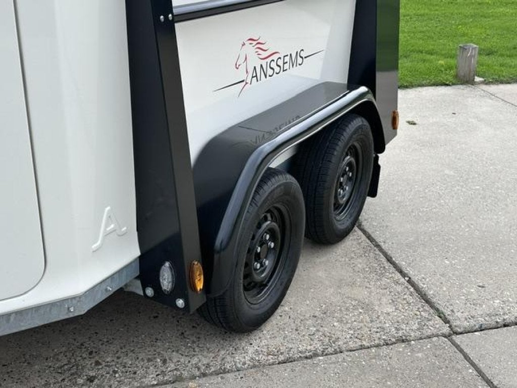 Anssems DEMO ganador 2300 kg NIEUWSTAAT, Dieren en Toebehoren, Gebruikt, 2-paards trailer