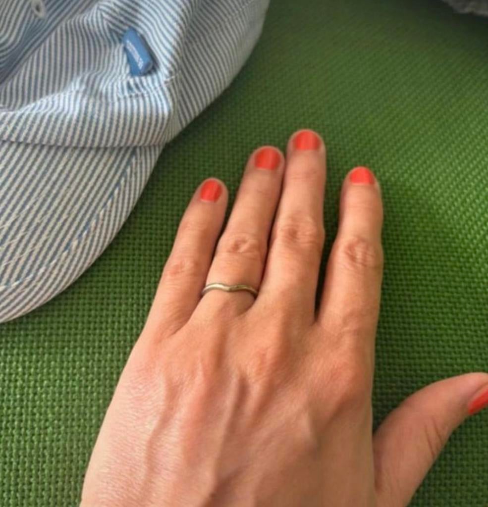 Cos Zilveren ring met V vorm, mooie dunne ring, maat 16/17, Nieuw, Ophalen of Verzenden, Kleiner dan 17, Dame