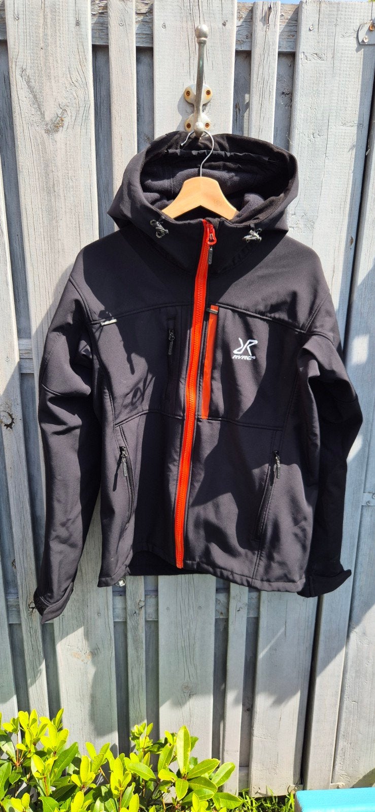 Softshell Revolution Race zwart S Tussenjas, Zwart, Ophalen of Verzenden, Zo goed als nieuw, Maat 46 (S) of kleiner