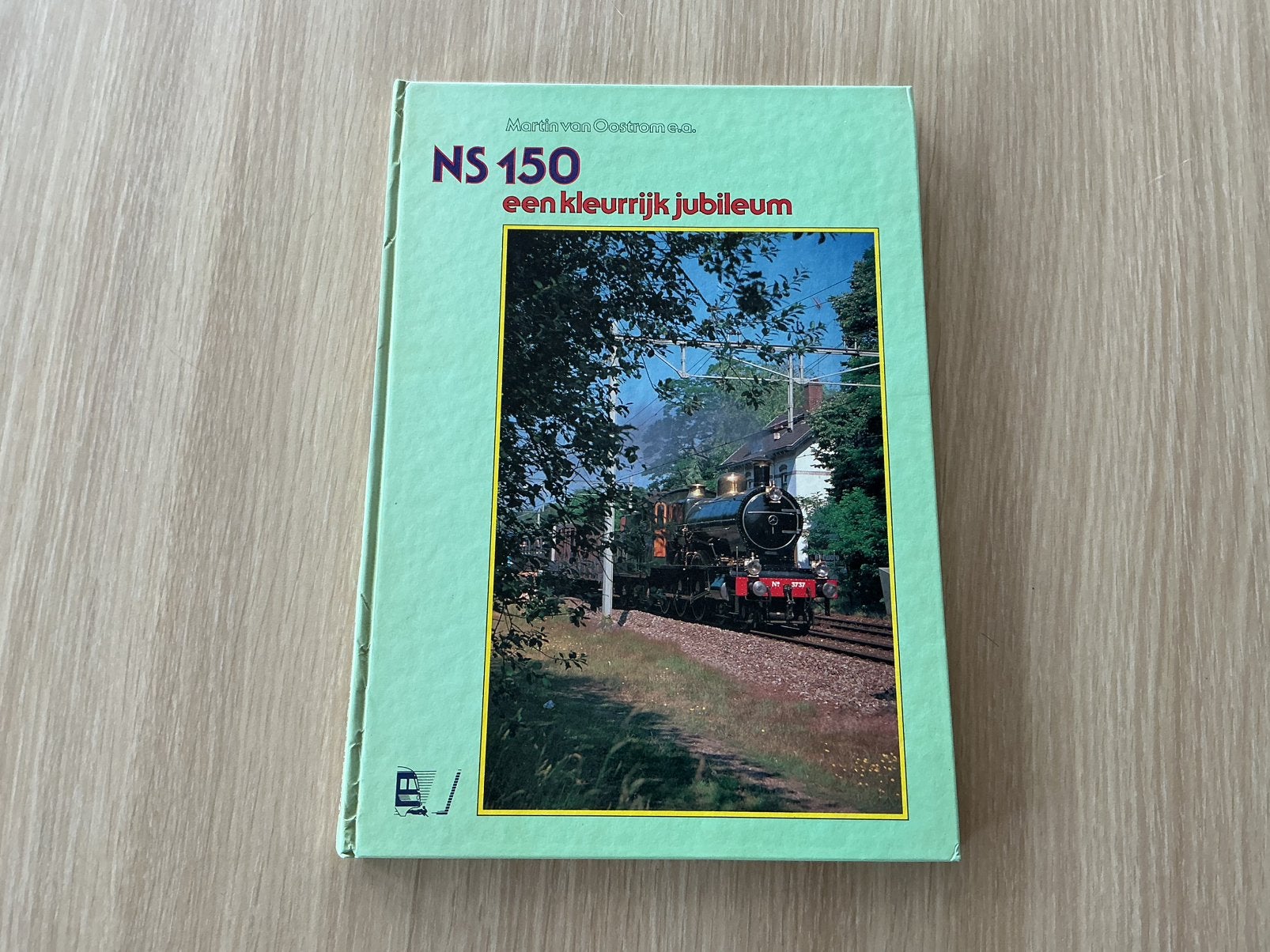 NS 150 een kleurrijk jubileum, Verzamelen, Ophalen of Verzenden, Zo goed als nieuw, Trein, Overige typen