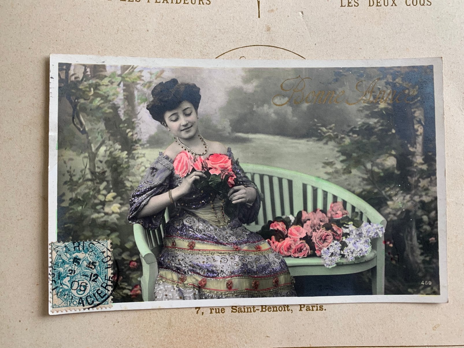 1906 Bonne Année - dame op bankje (RR), Ophalen of Verzenden, Voor 1920, Gelopen, Feest(dag)