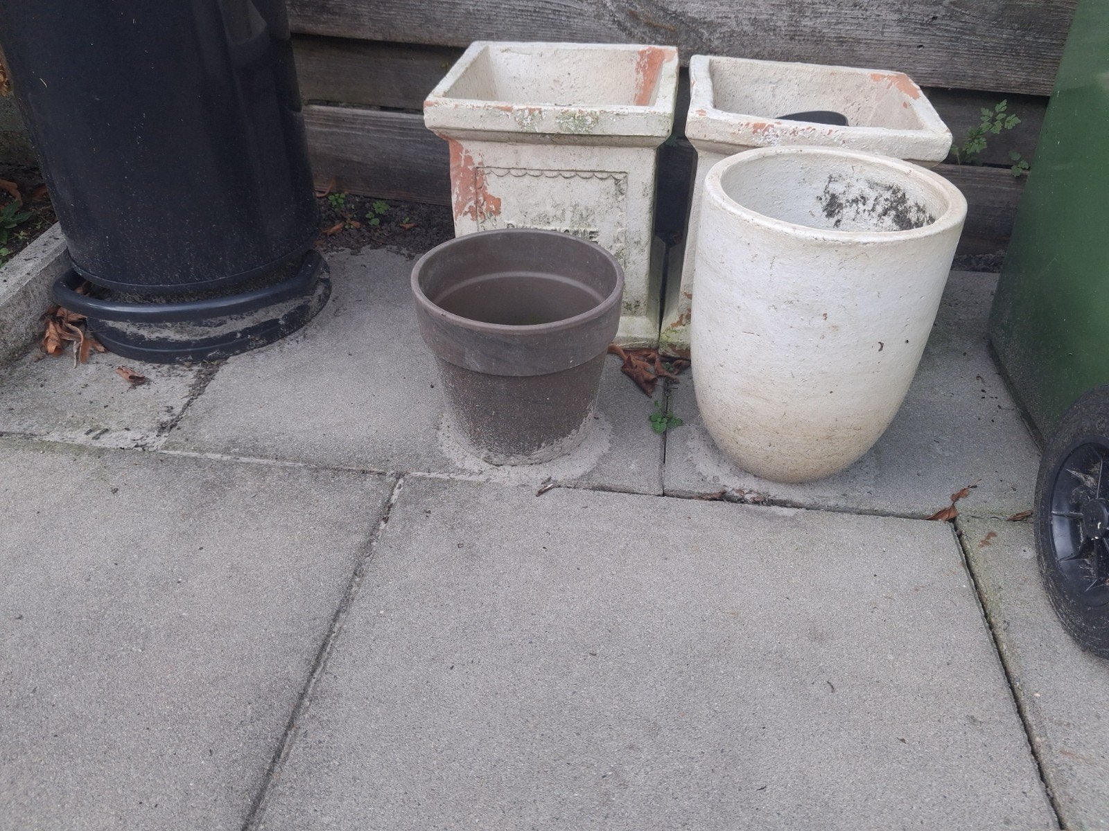 Buitenpotten, krukje en prullenbak, Ophalen, Steen, Gebruikt, Balkon