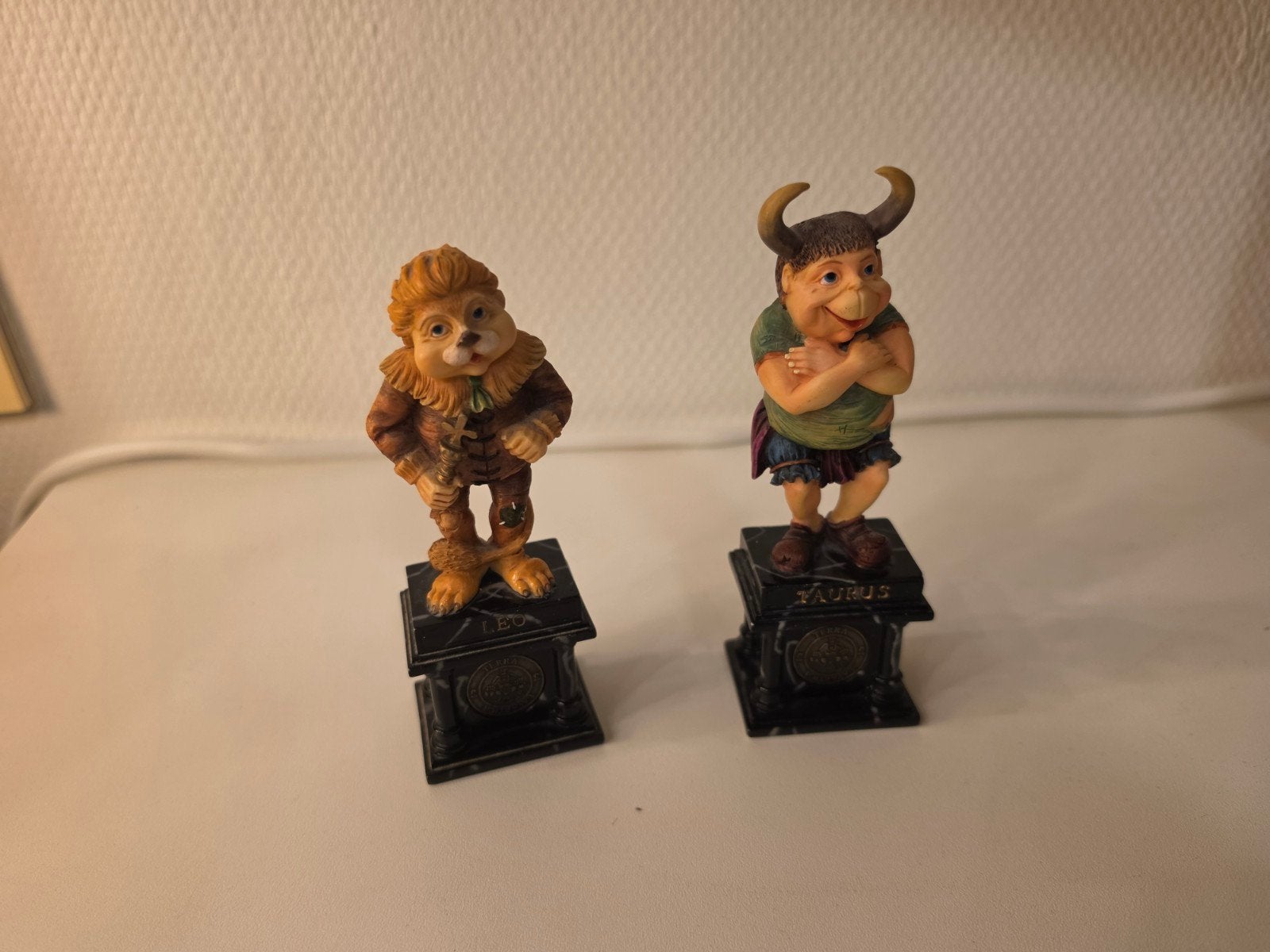 2x sterrebeeldjes laven efteling, Ophalen of Verzenden