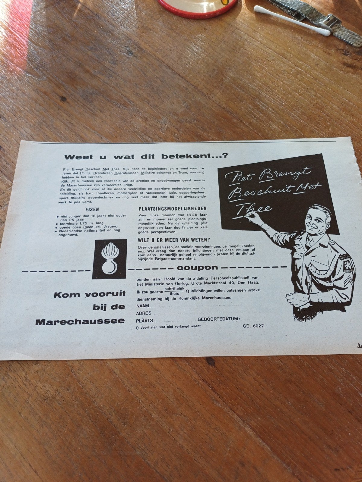 advertentie koninklijke Marechaussee betekent 1958, Ophalen of Verzenden, Marechaussee, Nederland, Embleem of Badge