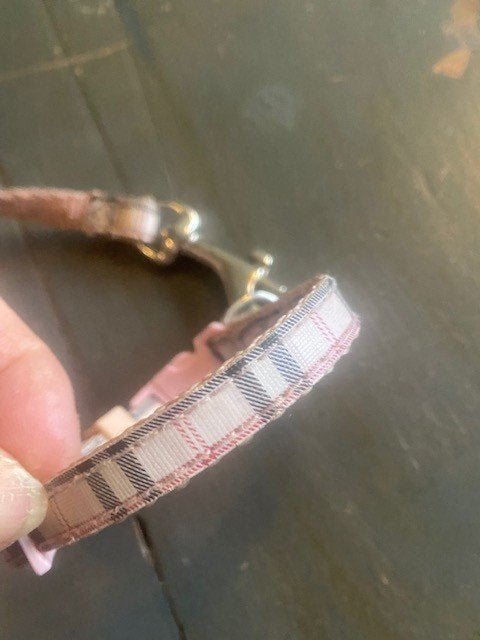 d18 – set van roze geruite looplijn met halsbandje 17-21cm, Ophalen of Verzenden, Gebruikt