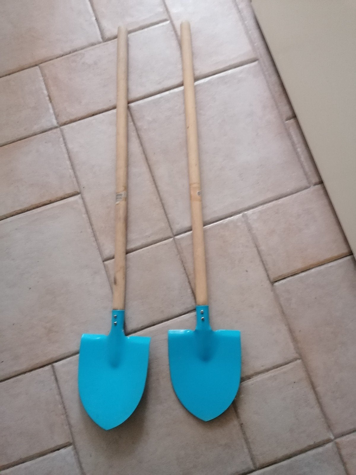 Set van 2 handige schepjes met metalen blad en houten steel, Ophalen of Verzenden, Gebruikt