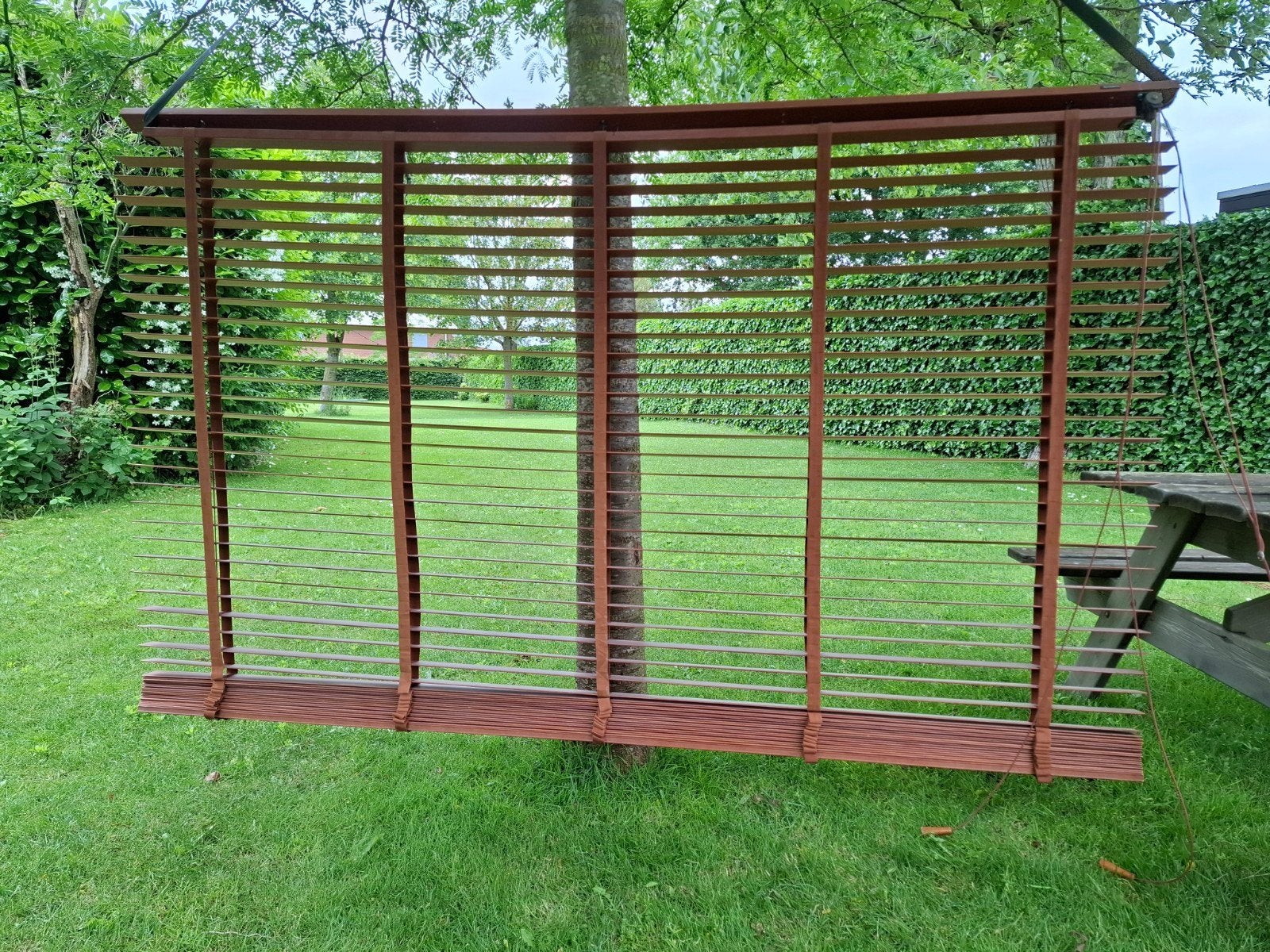 2 Houten Luxaflex Jaloezieën - Diverse Afmetingen, Ophalen, Bruin, Zo goed als nieuw, 200 cm of meer