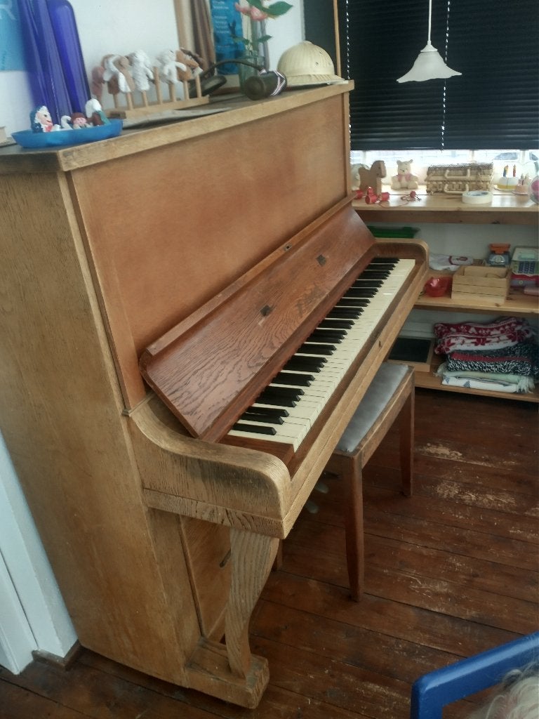 Retro Piano gratis meenemen, Ophalen, Gebruikt, Bruin, Piano