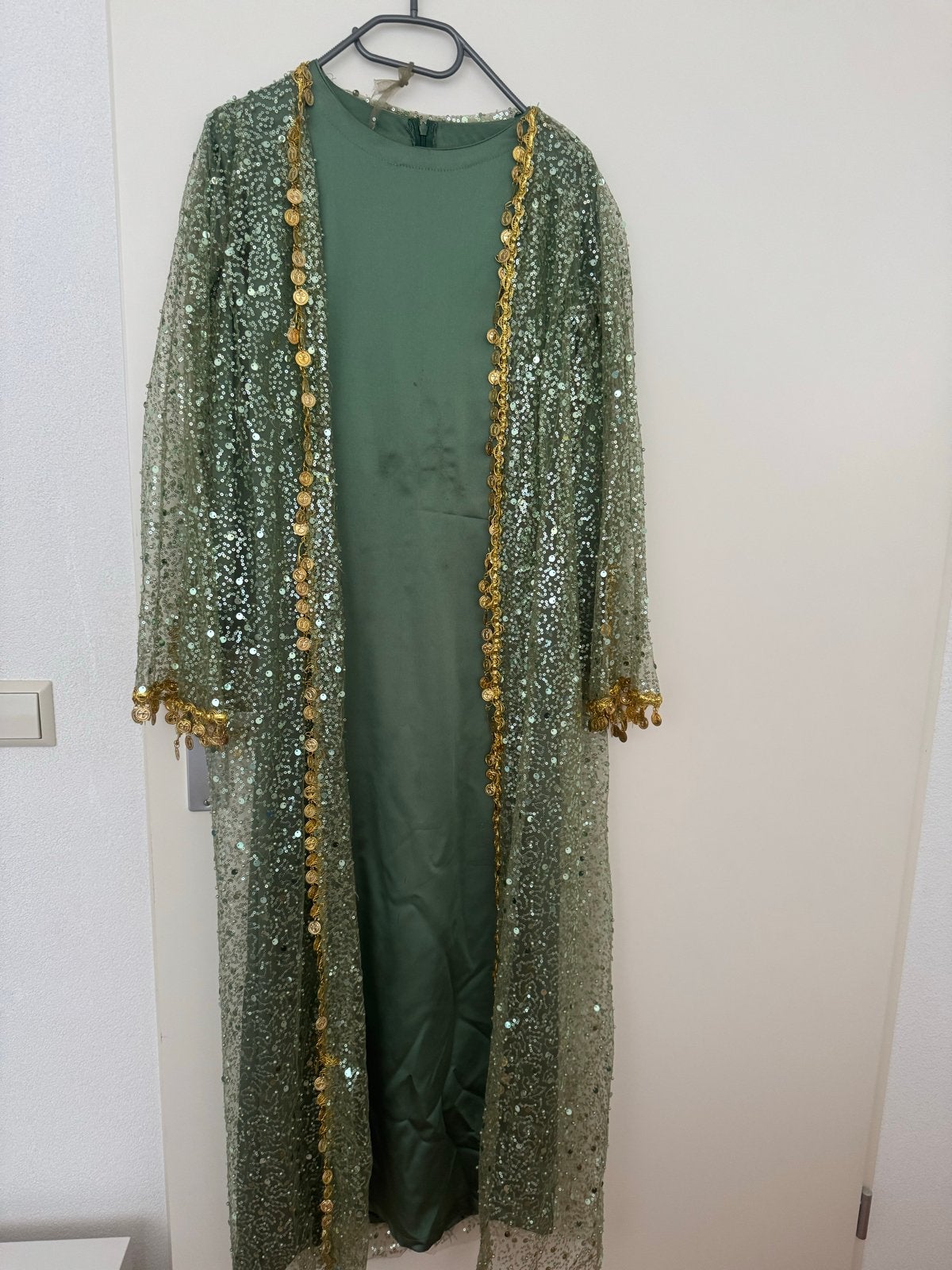 Prachtige Groene Galajurk met Gouden Details maat XS, Maat 38/40 (M), Galajurk, Ophalen of Verzenden, Gedragen