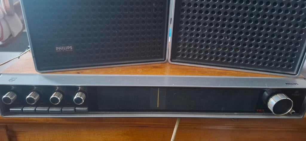 Vintage Philips Radio met losse speakers - Type 701, Ophalen of Verzenden, Gebruikt, Radio