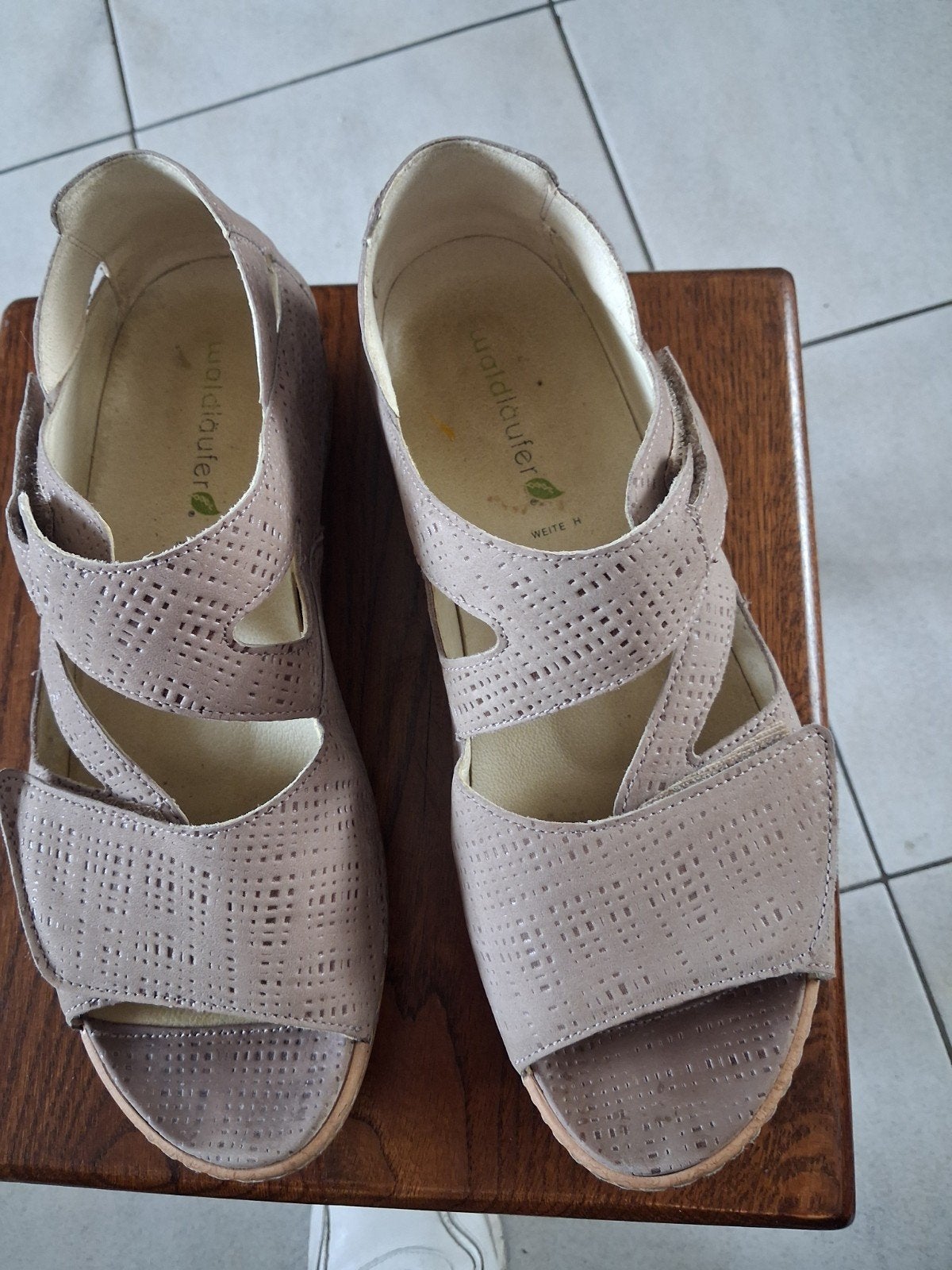 Dames  schoenen Waldlaufer maat 7.5, Waldlaufer, Beige, Ophalen of Verzenden, Sneakers of Gympen