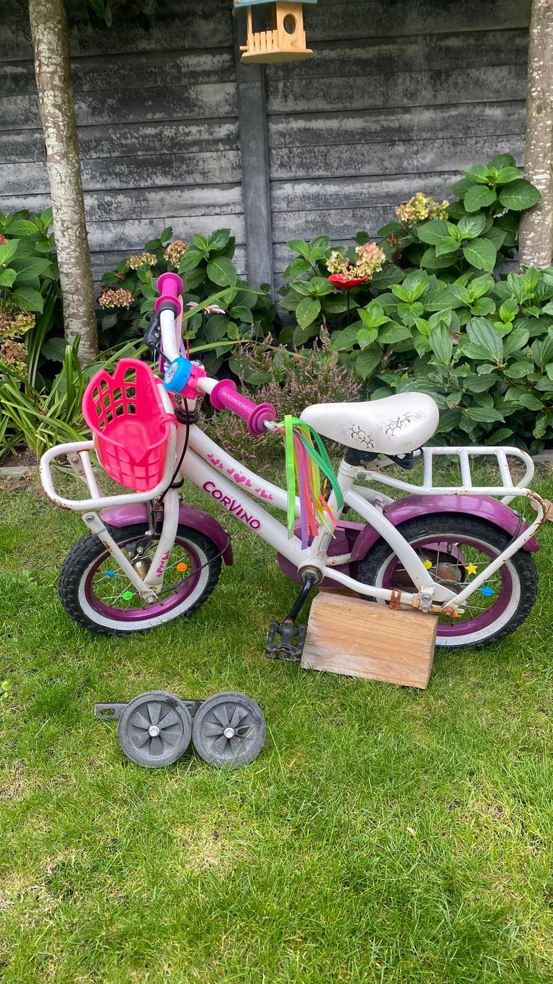 Leuk kinderfietsje met zijwieltjes, Ophalen, Gebruikt