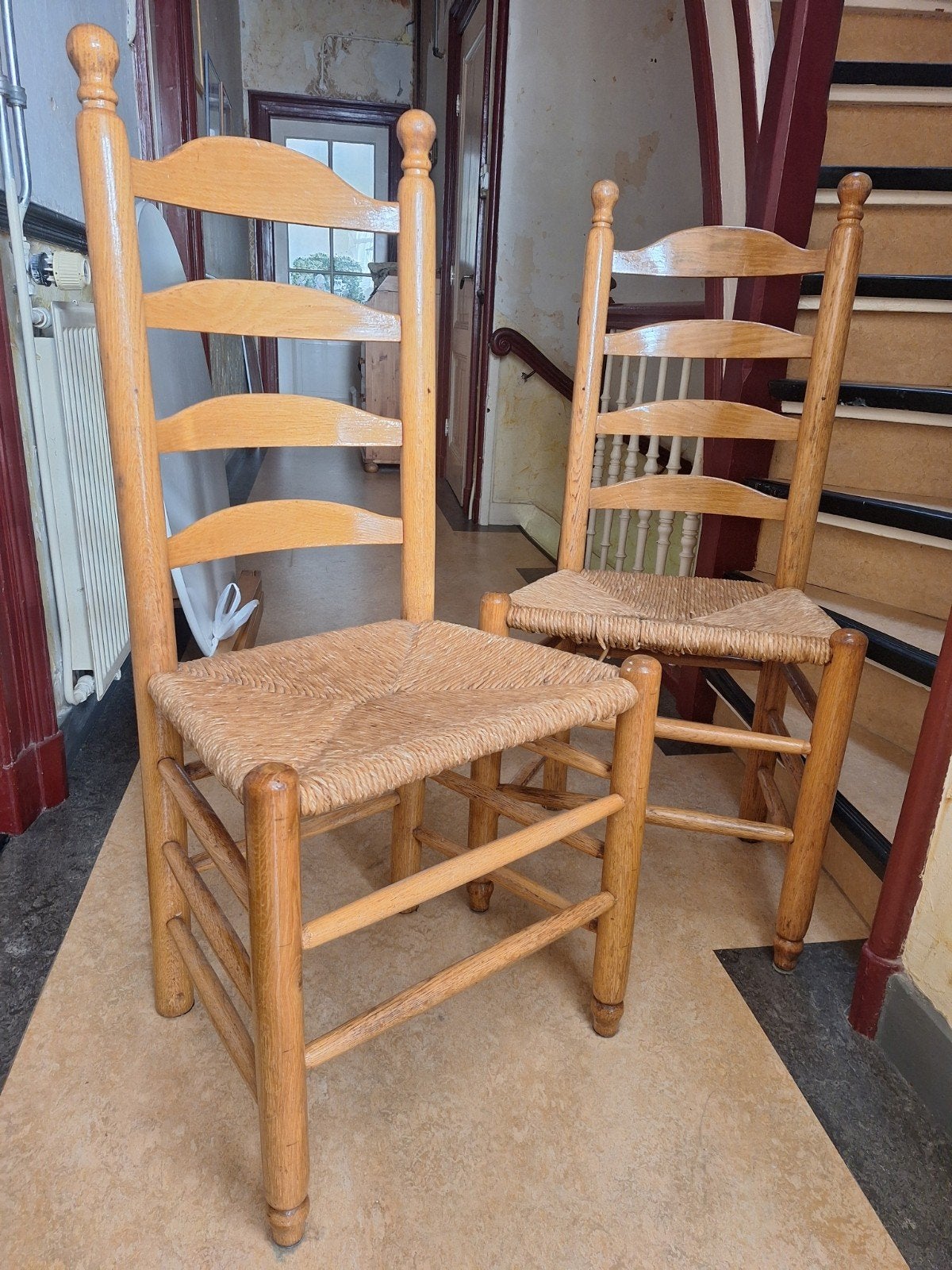 Set van 2 houten stoelen met riet, Antiek en Kunst, Ophalen