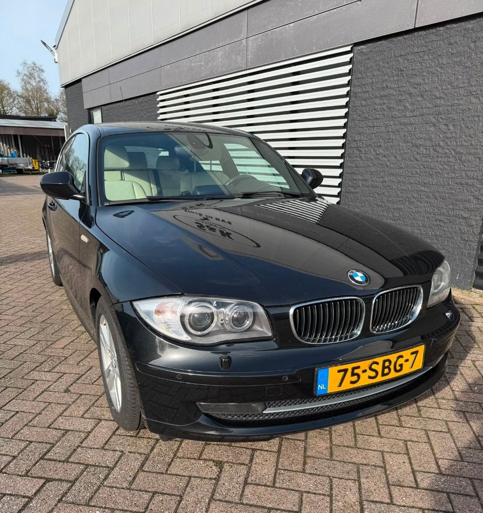 BMW 1-Serie 2.0 118I 3DR 2011 Zwart, 1-Serie, Euro 5, Achterwielaandrijving, 1995 cc