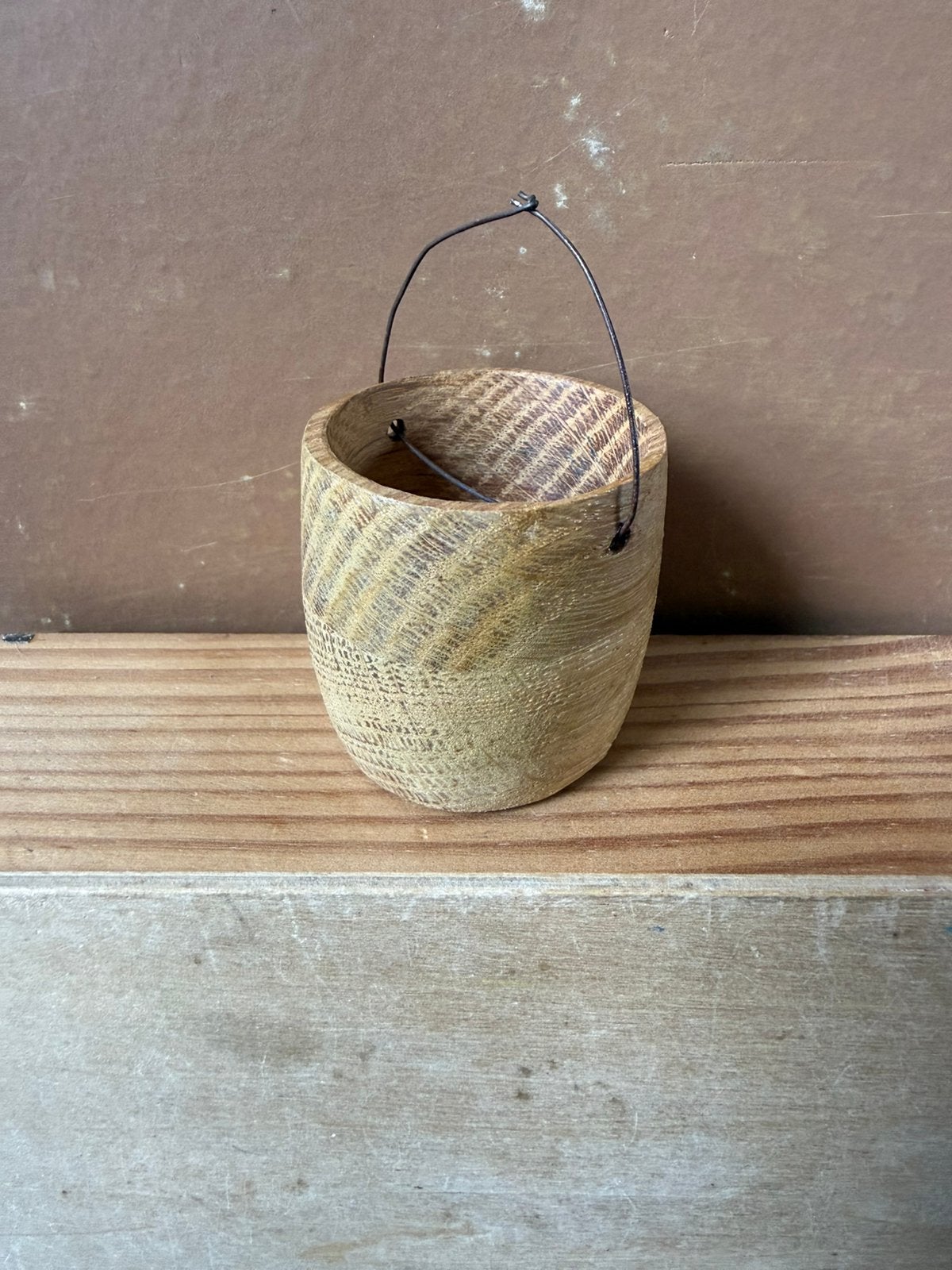 Grote emmer (niet mooi rond meer ovaal) 4.5cm hoog - hout, Ophalen of Verzenden, Zo goed als nieuw, Poppenhuis