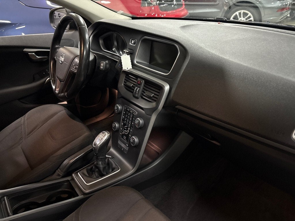 Volvo V40 1.6 D2 Verkoop alleen aan handel en of export geen, Voorwielaandrijving, Euro 5, 28 km/l, Gebruikt