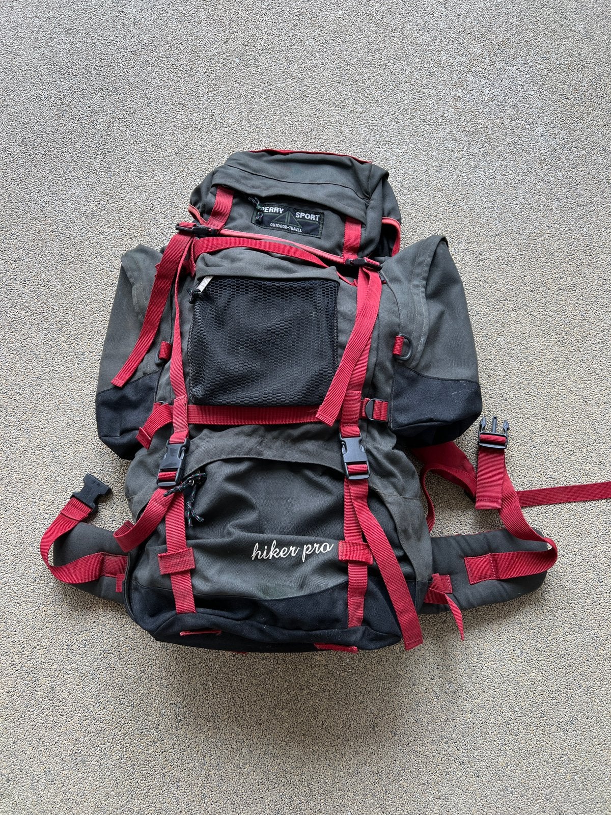 Perry Sport Outdoor Travel Hiker Pro rugzak, 40 cm of meer, Gebruikt, Waterdicht, 60 cm of meer
