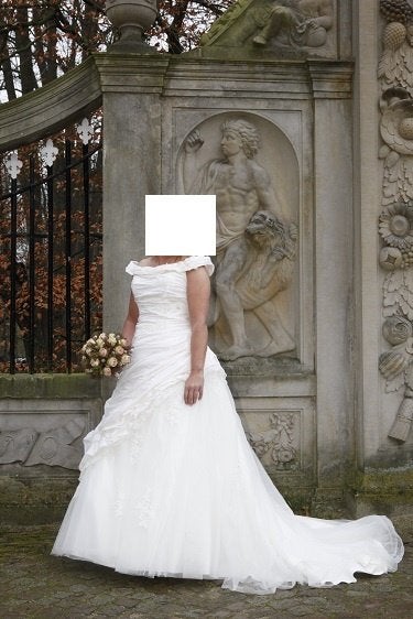 Trouwjurk, merk Ladybird, ivoorwit, maat 40/42 met hoepelrok, Ophalen of Verzenden, Zo goed als nieuw, Wit, Trouwjurk