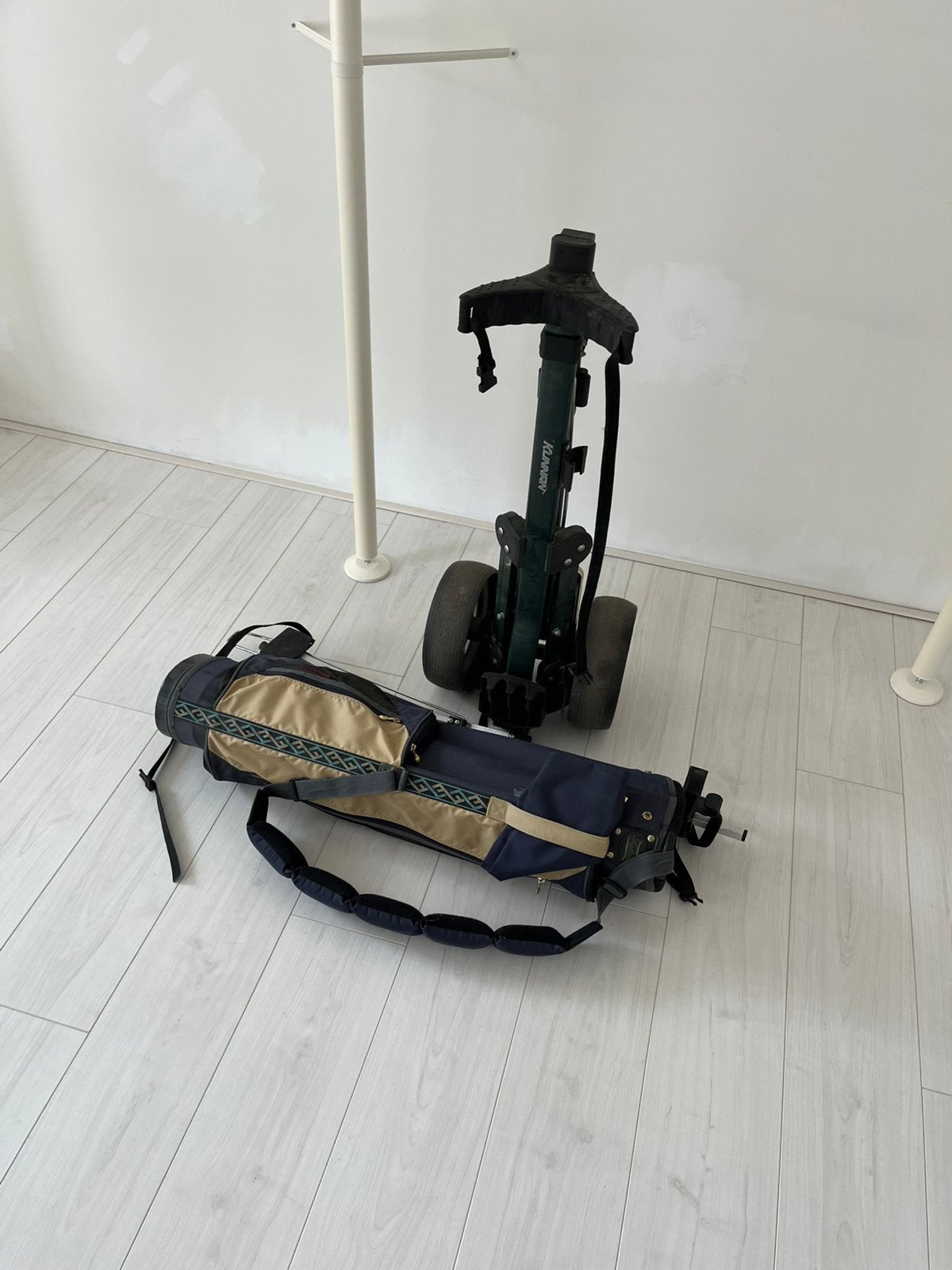 Golf trolley en kleine golftas, Ophalen, Gebruikt, Golfkar