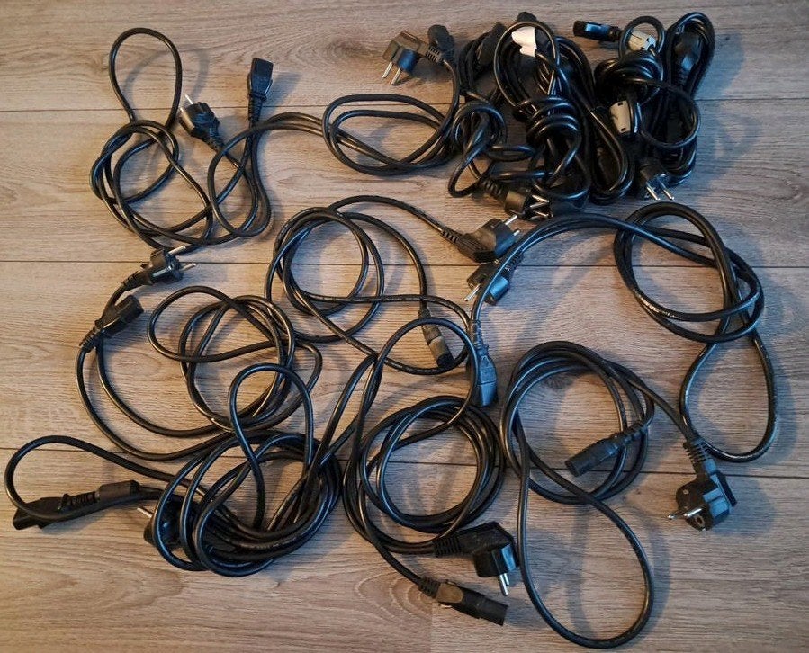 13 stuks PC kabels C13, Ophalen of Verzenden, Zo goed als nieuw