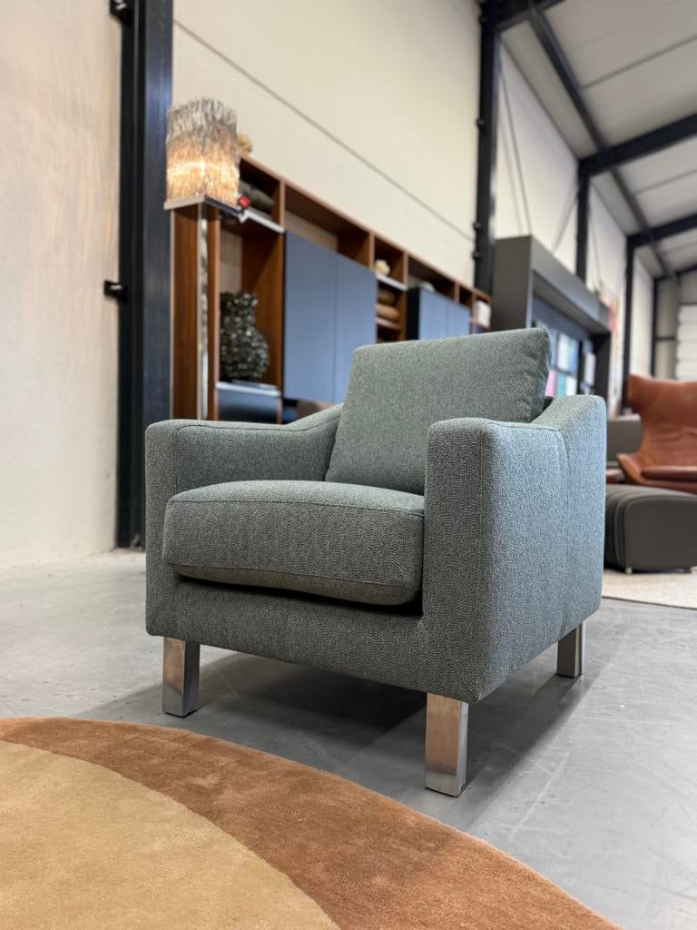 Nieuw Leolux Antonia fauteuil Blauw stof Design stoel Bank, Leolux, Nieuw, 75 tot 100 cm, Ophalen of Verzenden