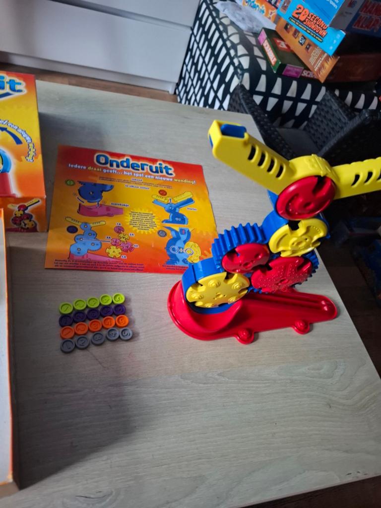Onderuit bordspel van MB Spellen - Compleet en Netjes, MB Spellen, Een of twee spelers, Ophalen of Verzenden, Zo goed als nieuw