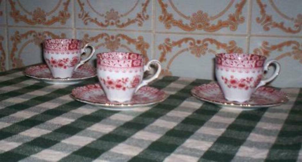 3 oude bavaria kopjes en schoteltjes alleen in 1 koop, Antiek en Kunst, Ophalen