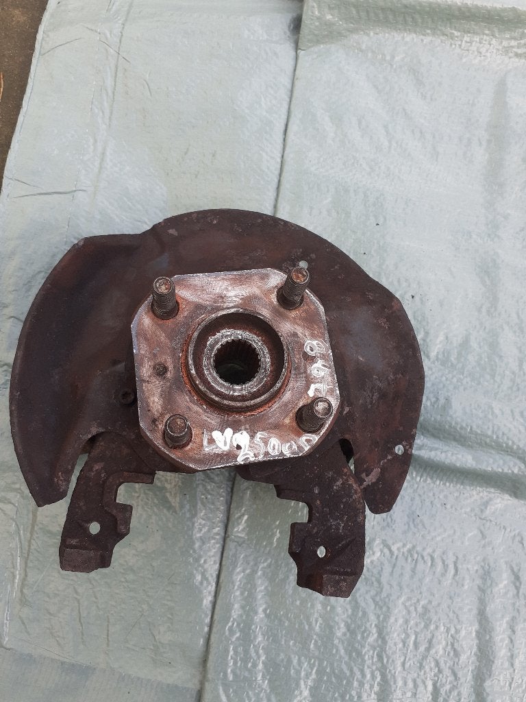 Fusee links-voor van een Toyota Starlet, Ophalen, Gebruikt, Toyota
