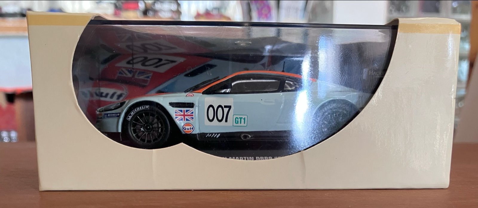 Aston Martin DBR9 "Gulf" gt1 modelauto - Zo goed als nieuw, Ophalen of Verzenden, Zo goed als nieuw, Auto, Overige merken