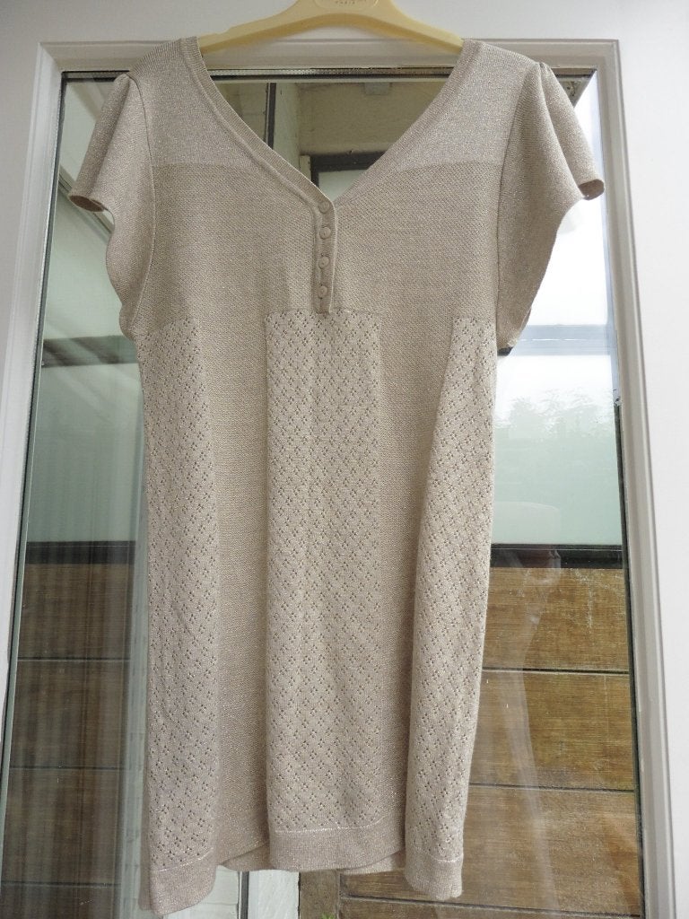 Mooie top Mango met gouddraadje maat L, Kleding | Dames, Tops, Maat 38/40 (M), Mango, Beige, Ophalen of Verzenden